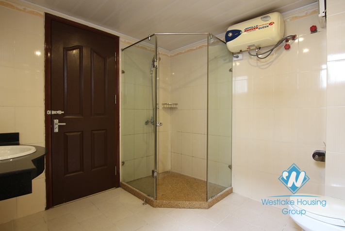 Lakeside house for rent in Tay Ho with amazing lake view 